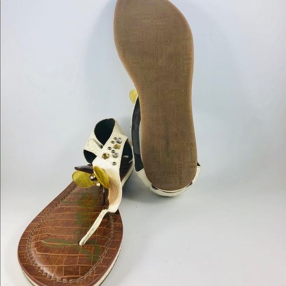 Shoes - Picture 4 of 4